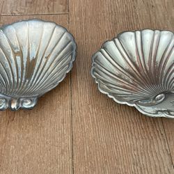 Vintage metal SeaShell Set of 2