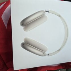 Airpors max Headphones Unopened With Receipt