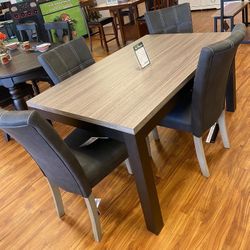 Dontally Gray/Brown Counter Height Set / Dining table and Chairs 