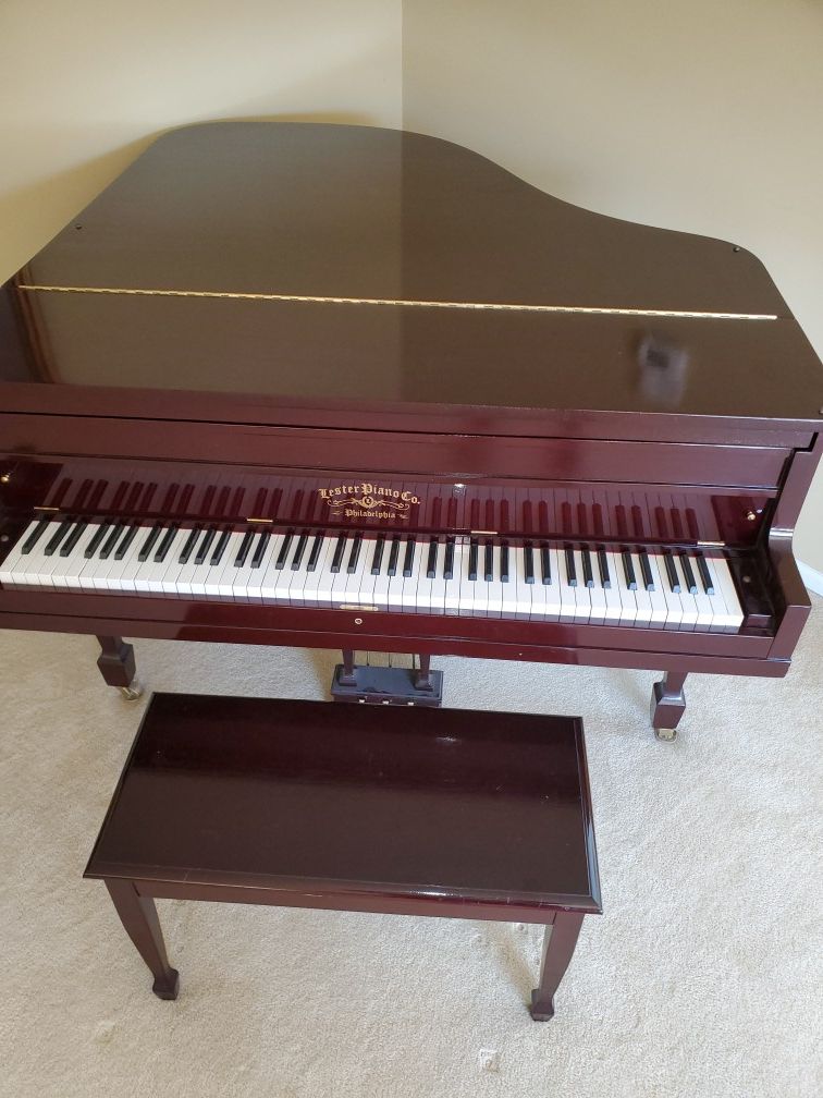 Lester Baby GRAND Piano