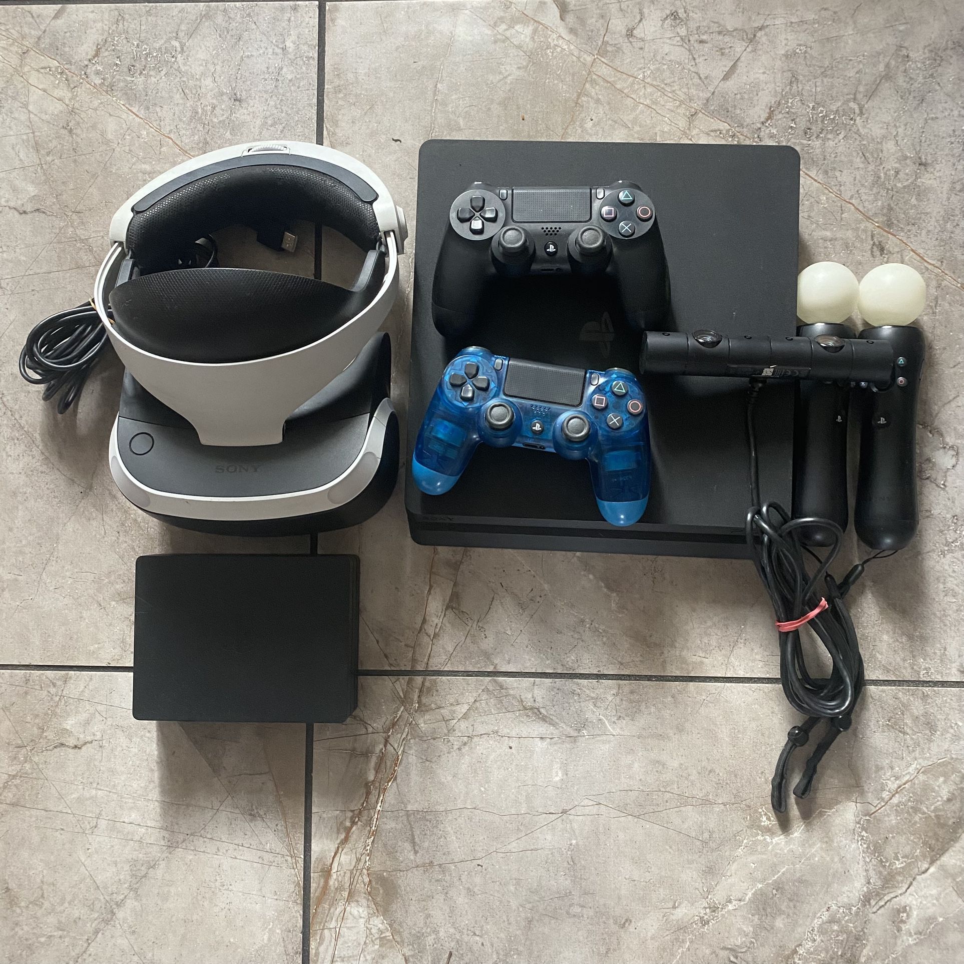 PS4 (cuh-201sa) Console and PlayStation VR + 2 Controller
