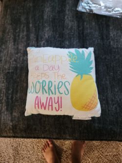 Pineapple Throw Pillow