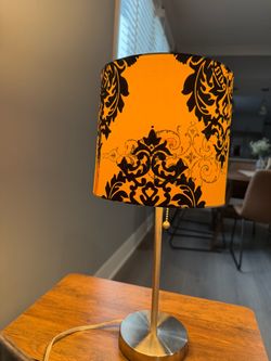 Table lamp