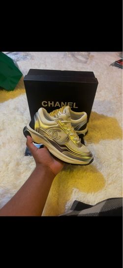 Chanel runner