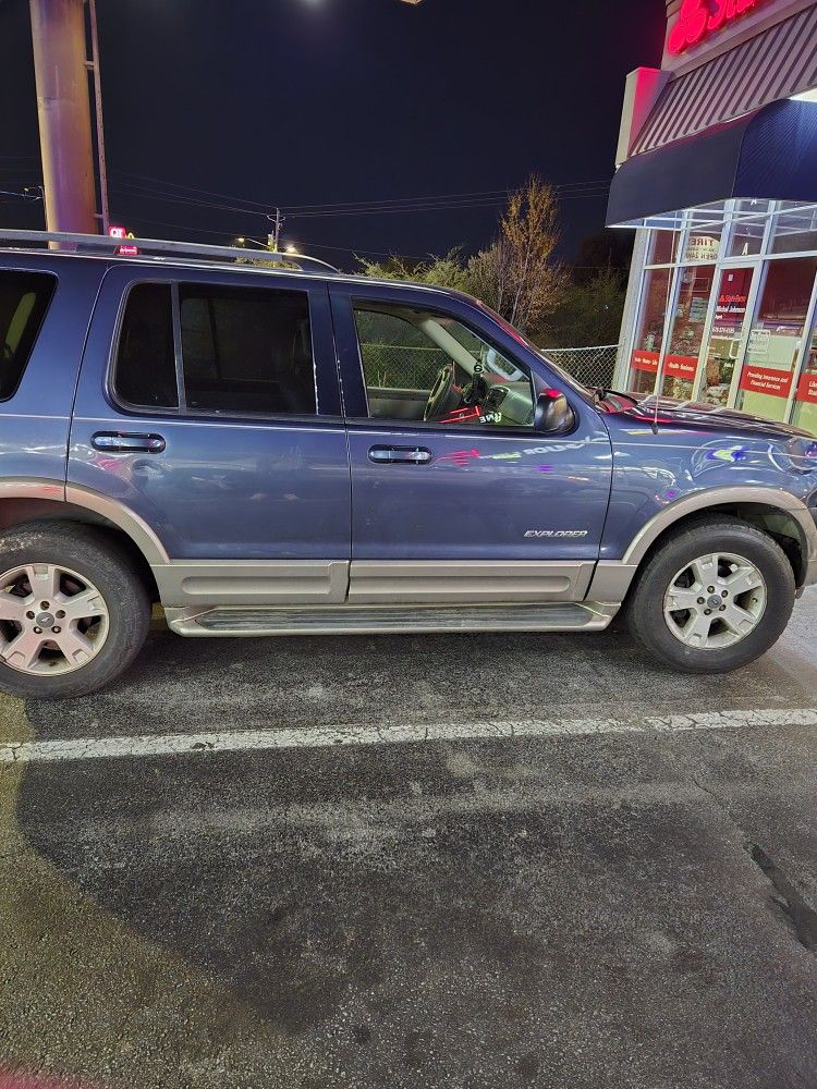 2004 Ford Explorer