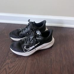 Women’s Nike Air Zoom Size 8