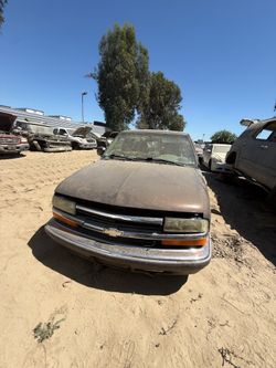 1998 Chevy S10 2.2L Manual Transmission 4x2 For Parts Only‼️