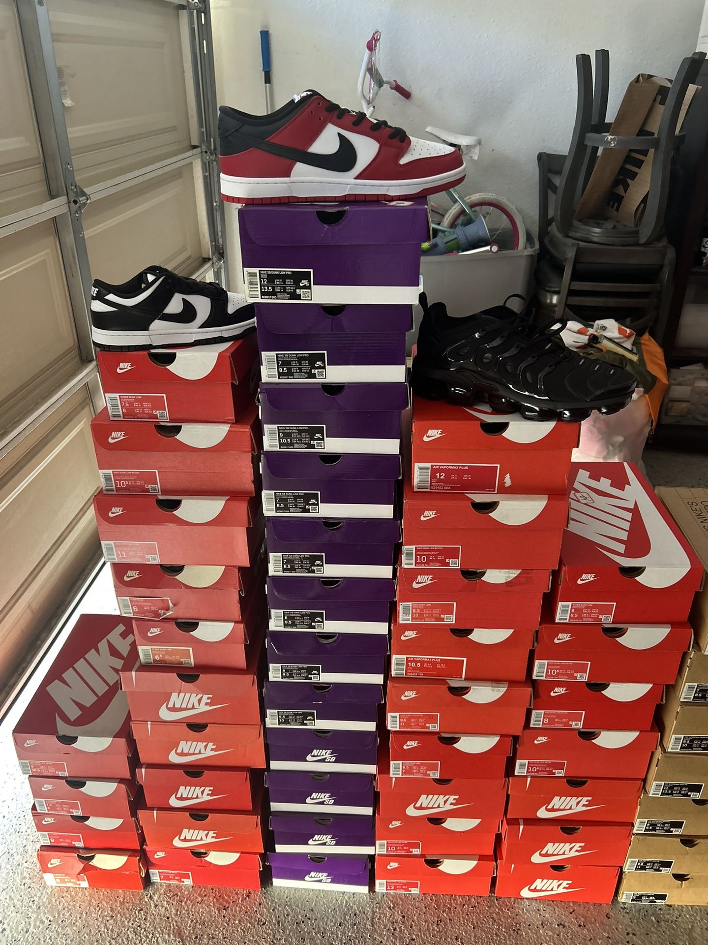 NIKE DUNKS , DUNKS SB, VAPORMAX 124PAIRS)
