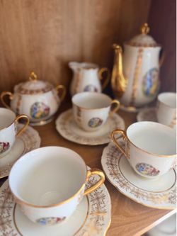 Vintage Victoria Czechoslovakia Porcelain Tea/Coffee Set – 15 Pieces
