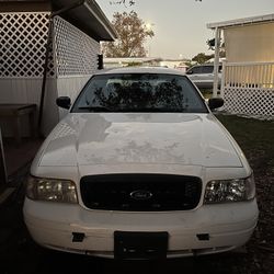 Ford Crown Victoria 