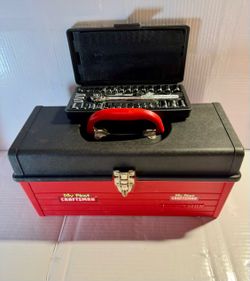 Craftsman tool box and Anvil 39-Piece SAE/Metric Mechanics Tool set