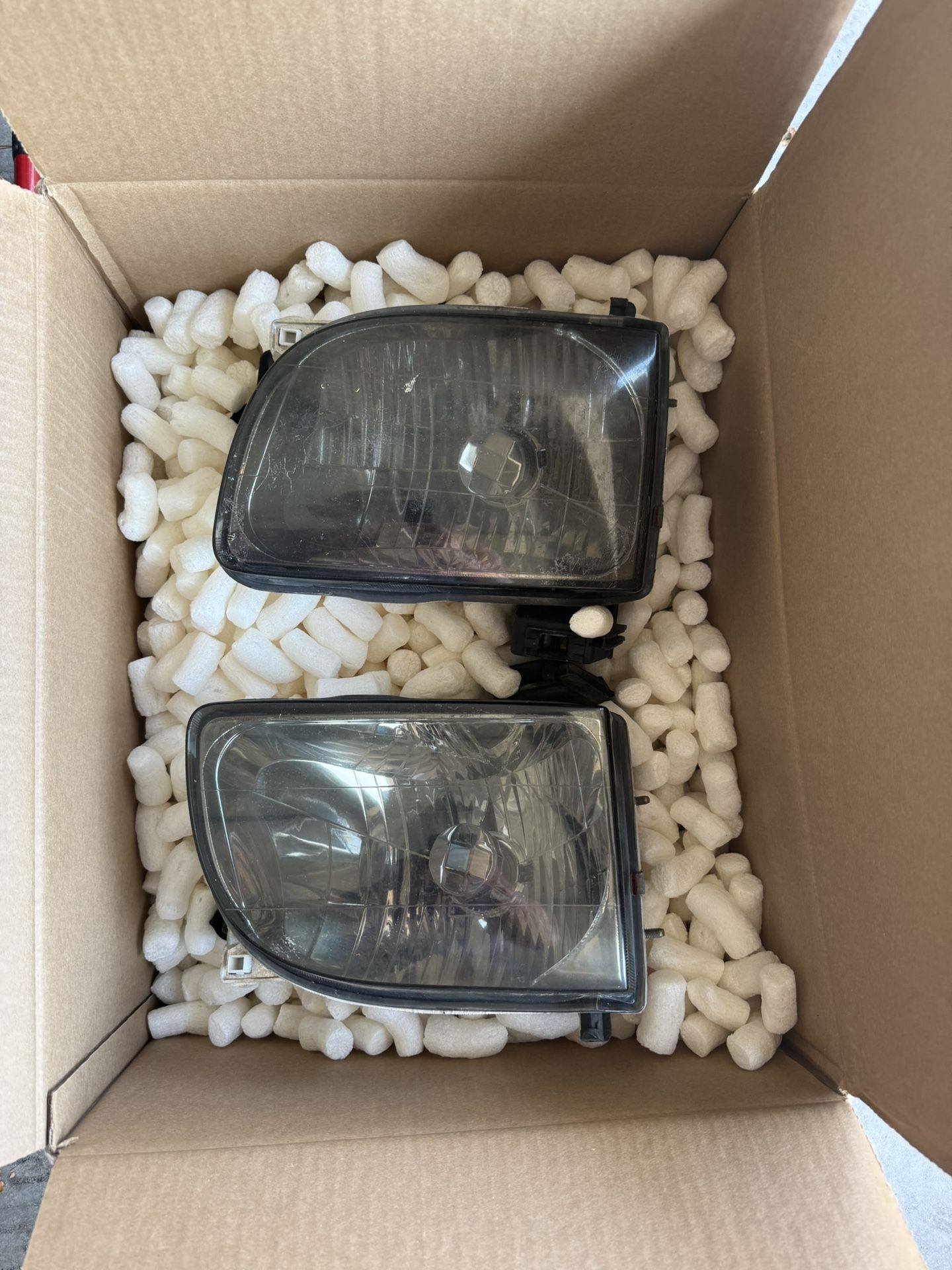2001 - 2004 Toyota Tacoma Headlights