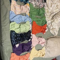 13 Cloth Diapers ( Bumgenius ) And 2 Wet Bags