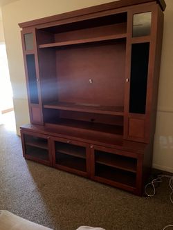 Entertainment center free