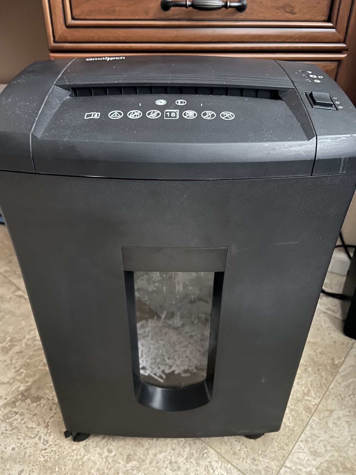Omnitech 18 Sheet Cross Cut Shredder