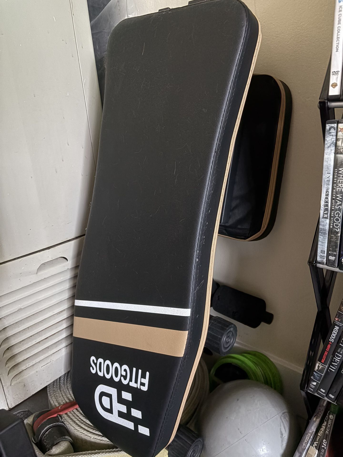 Foldable Weight Bench