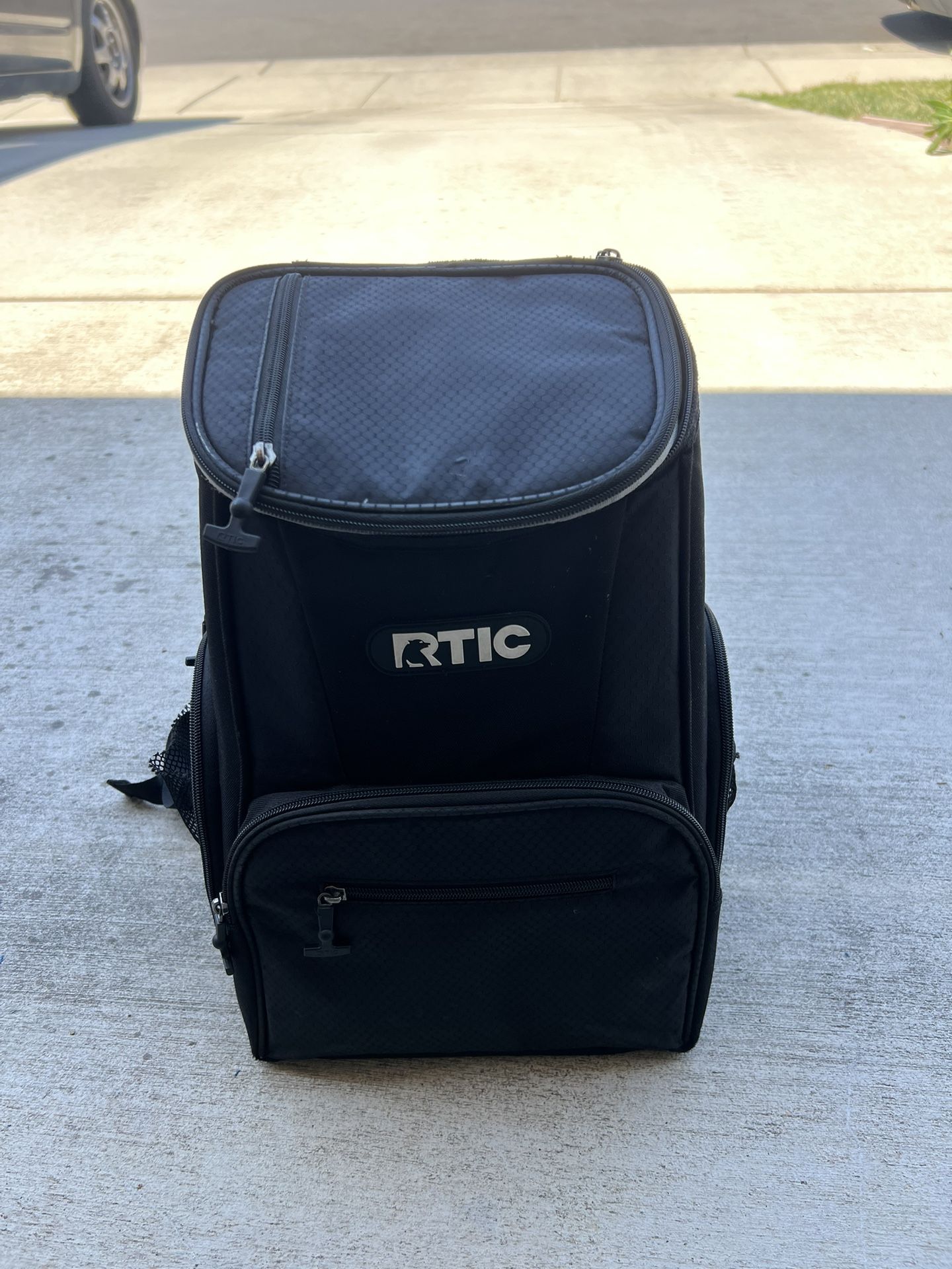 RTIC Backpack Cooler - 15 Cans - Has Rips 