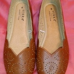 NIB Serra Size 8 Brown Casual Flat Shoes For Women 