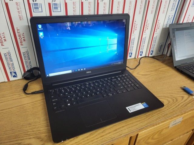 DELL LATITUDE 3550 WITH CORE i5-5200 (SHOP80)

