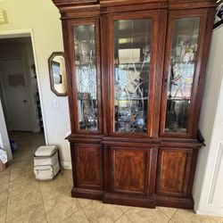 China Cabinet Hutch