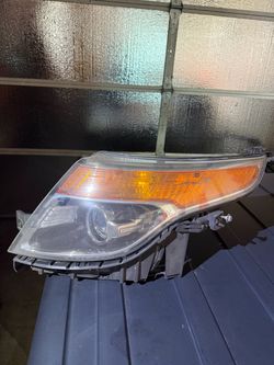 2011 Ford Explorer FRONT HEADLIGHTS