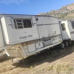 CHEAP condo On Wheels Project!. 1994 43 5th Wheel RV 3pl Axle - 2 Slides . Needs Work 