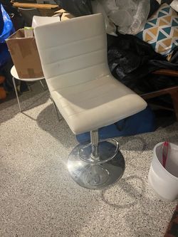 Bar stool