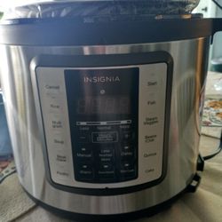BRAND NEW OUT OF BOX Insta Pot