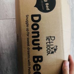 🐶 Brand New Plush Calming Donut Dog Bed – Medium Size – $20  📍 **Pickup: S. Durango & 215 (near IKEA), Las Vegas  Brand new medium-size calming donu