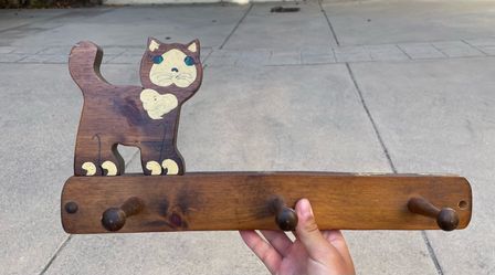 Vintage Handmade Wooden Cat Wall Rack – 3 Shaker Peg Coat/Key Hooks