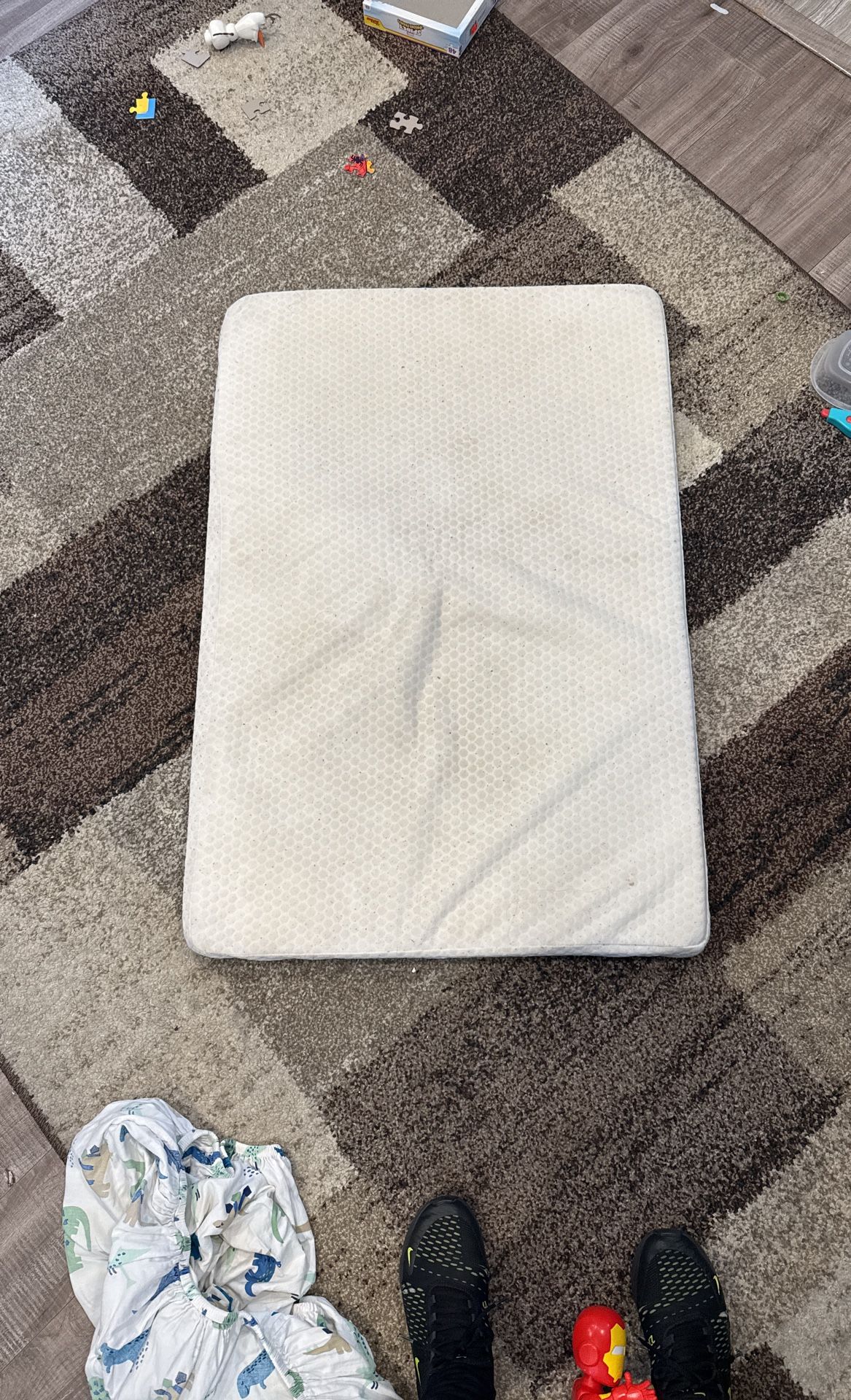 Memory, phone mattress, topper for crib or pack and play