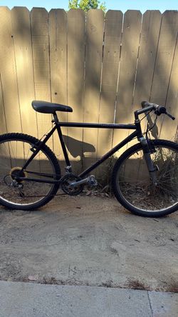 SPECIALIZED BIKE 26”