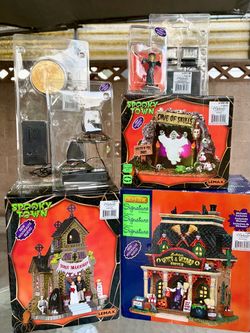 Halloween Lemax Spooky Town village