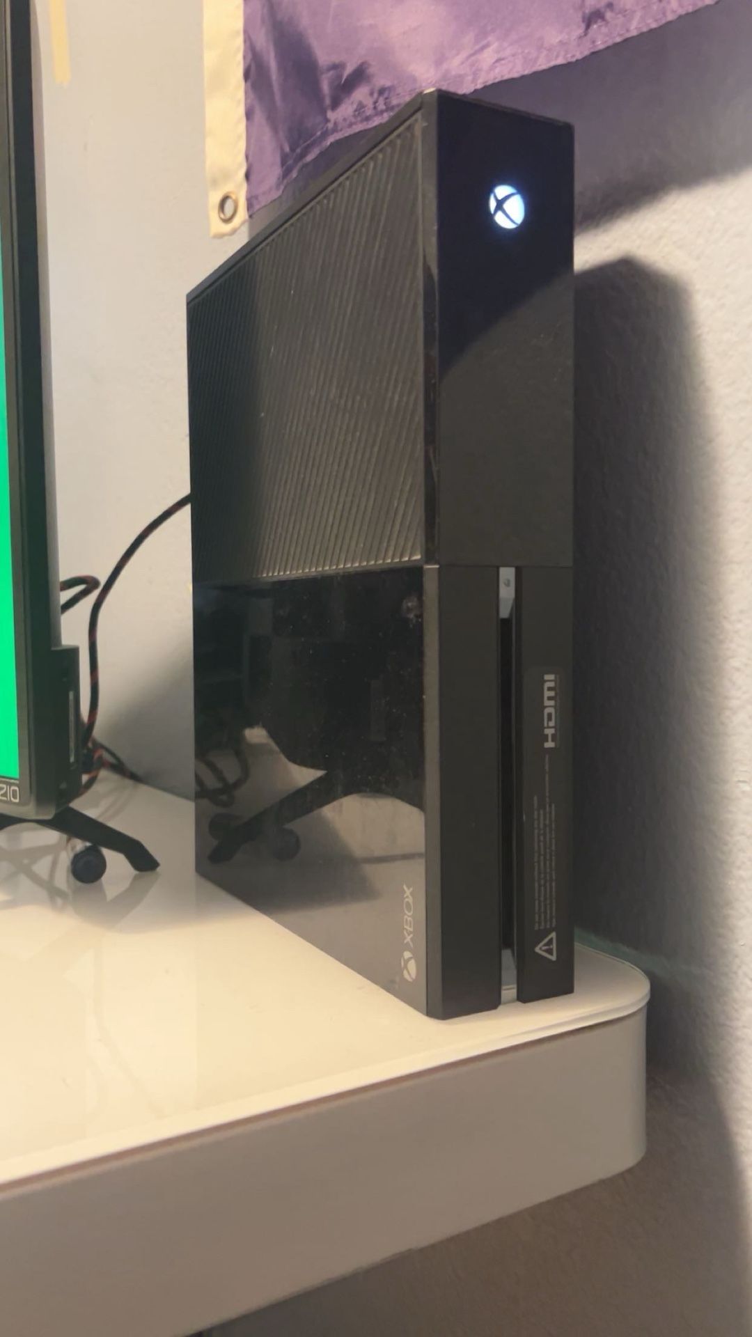 XBOX 1 - Great condition!! Easy Shipment