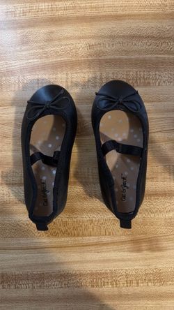 Cat & jack size 6 black shoes