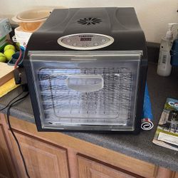 Dehydrator