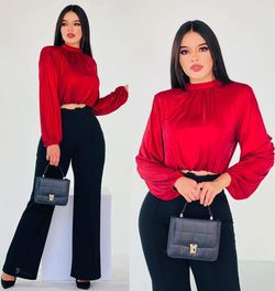 New Women's Top Size Small