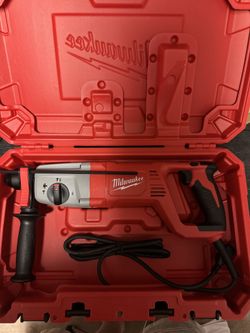 Milwaukee 8 Amp Corded 1 in. SDS D-Handle Rotary Hammer