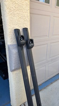 Roof rack crossbars