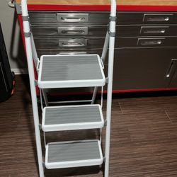 Ladder White