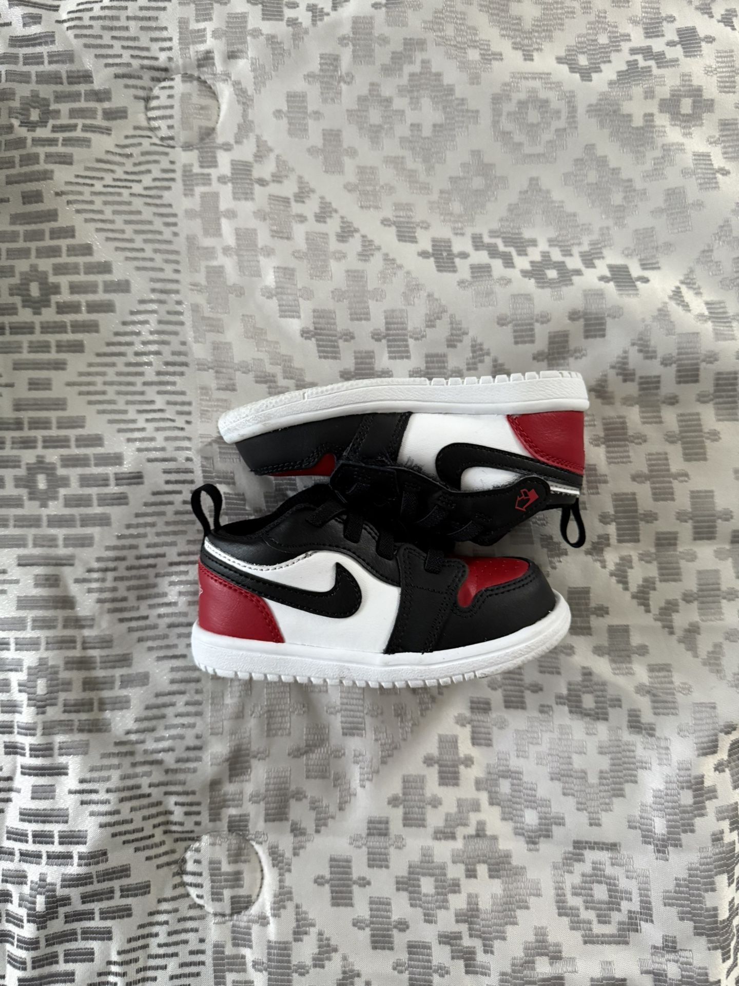 Jordan 1 Low, 7C