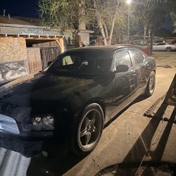 2006 dodge charger se