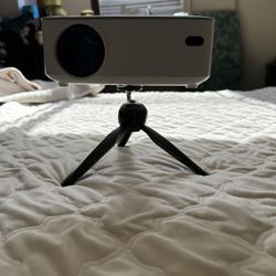 Multimedia Movie Projector AND Screen