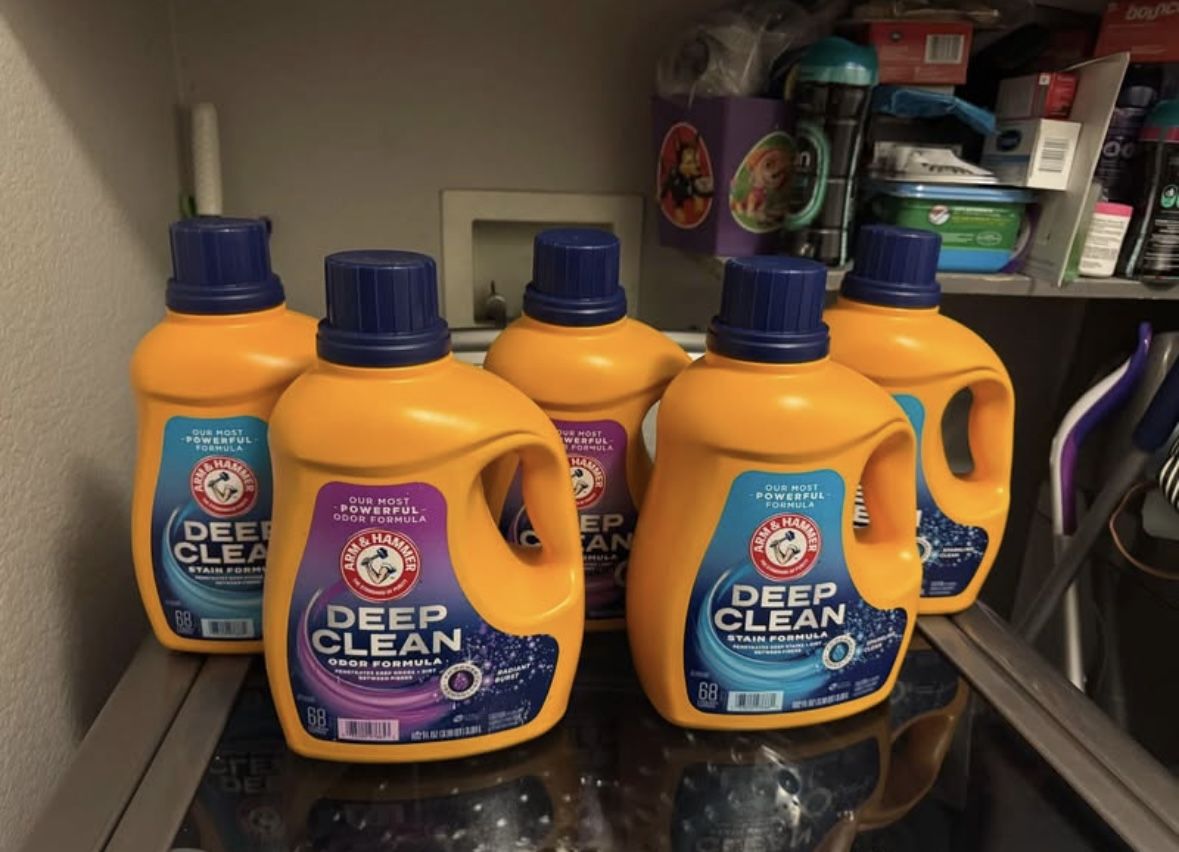 Brand New Arm And Hammer Bundle Everything For ($40)(Cash Only)(price Is Firm)(340 Loads Of Detergent) 