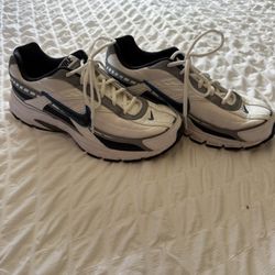 Nike Men’s Initiator (Size 11)