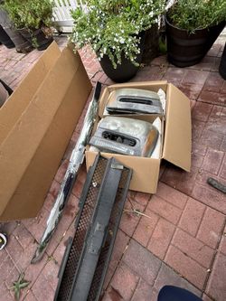 2005 Chevy Trailblazer Headlights And Grill Bundle