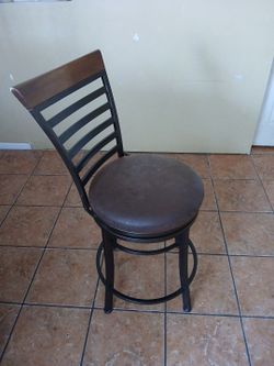 Set of 4 heavy barstools