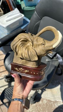 Elephant head book ends