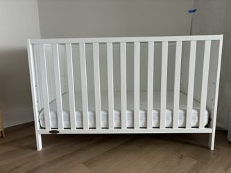 Graco Crib + Tempur-Pedic Crib Mattress (Available Together or Separately) 🛏️ Gently used and in excellent condition!