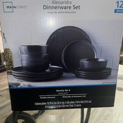Dinnerware Set (26 Piece Set)